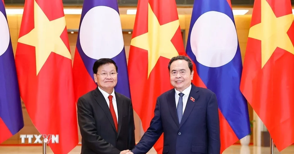 Việt Nam dành ưu tiên cao nhất cho mối quan hệ 'có một không hai' với Lào 1 0209 chu tich quoc hoi tiep tong bi thu lao 11 1