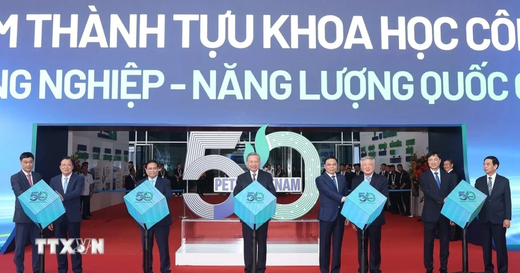 Tổng Bí thư dự kỷ niệm 50 năm thành lập Tập đoàn Công nghiệp-Năng lượng Quốc gia Việt Nam 1 50 nam tap doan cong nghiep nang luong 10