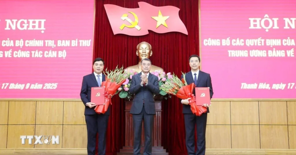 Công bố quyết định điều động, chỉ định 2 Phó Bí thư Tỉnh ủy Thanh Hóa 1 cong bo quyet dinh cua bo chinh tri ve cong tac nhan su tai tinh thanh hoa 1709