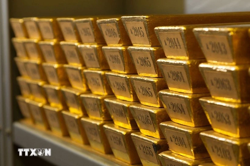 Đồng USD suy yếu đẩy giá vàng chạm mức cao kỷ lục 1 gia vang 0904 5