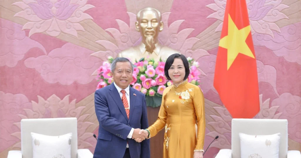 lao viet nam 0109