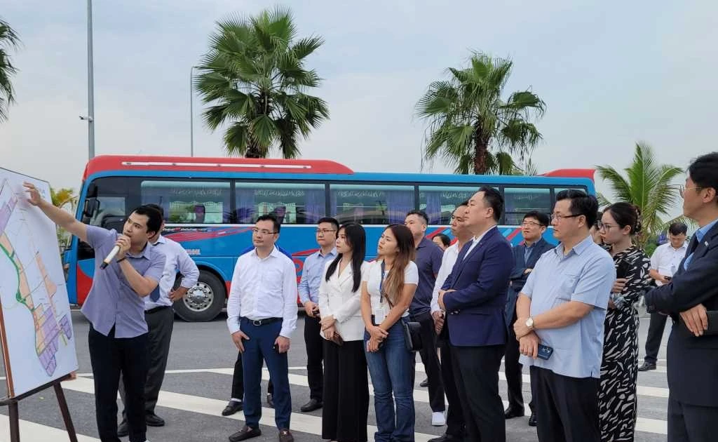 Tỉnh Quảng Ninh đẩy mạnh thu hút nhà đầu tư Hàn Quốc 1 nah dau tu han quoc