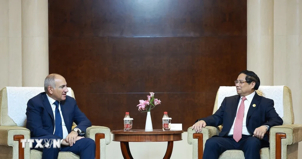 Thủ tướng Phạm Minh Chính hội kiến Thủ tướng Armenia Nikol Pashinyan 1 pham minh chinh