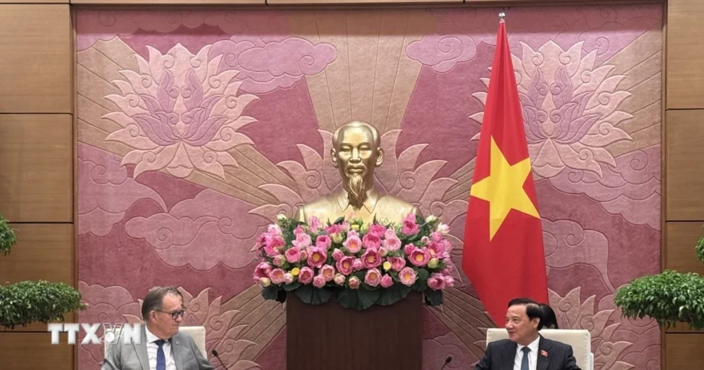 Phó Chủ tịch Quốc hội Nguyễn Khắc Định tiếp Đoàn Nhóm Nghị sỹ hữu nghị Pháp-Việt 1 pho chu tich quoc hoi nguyen khac dinh tiep doan nhom nghi si huu nghi phap viet 1809 1