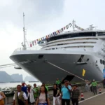 quang ninh don doan khach du lich tau bien den tu nhat ban 3004