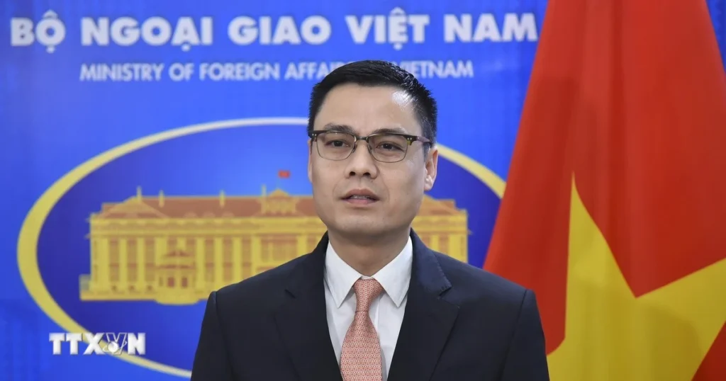 thu truong dang hoang giang