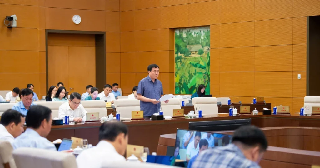 Ủy ban Thường vụ Quốc hội thảo luận về dự án Luật Thương mại điện tử 1 thuong mai dien tu