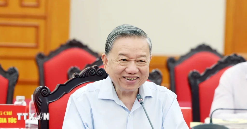 Bộ Chính trị làm việc với Ban Thường vụ Đảng ủy Chính phủ 1 tong bi thu to lam chu tri buoi lam viec voi ban thuong vu dang uy chinh phu 8266959 1