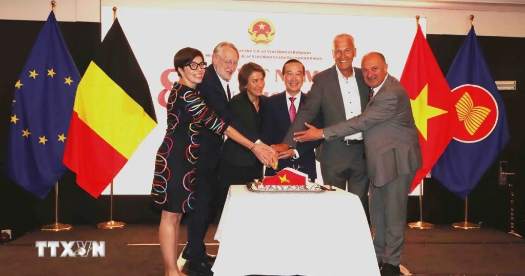 Gắn kết tình hữu nghị giữa Việt Nam với Bỉ, Luxembourg và EU 1 viet nam bi eu 3