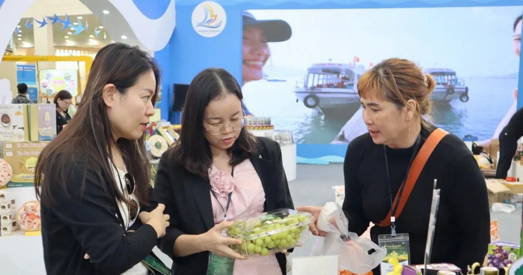 Hội chợ mùa Thu: Khi Rùa Vàng đánh thức niềm tự hào nông sản Việt 1 hoi cho mua thu 1 1