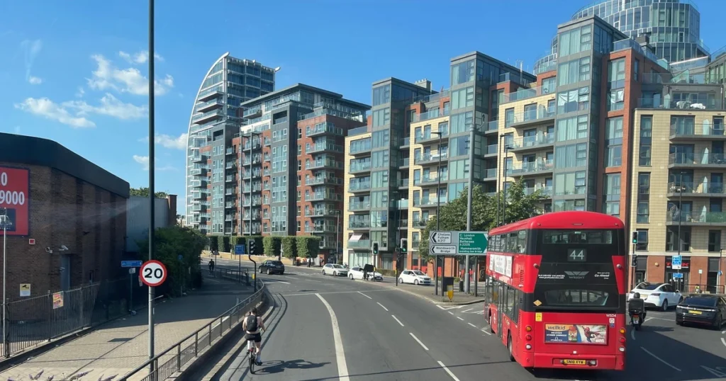Anh cân nhắc đánh thuế tài sản người giàu để cân đối ngân sách 1 london 1