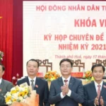 ong phan thien dinh duoc bau giu chuc chu tich ubnd thanh pho hue 1710 1
