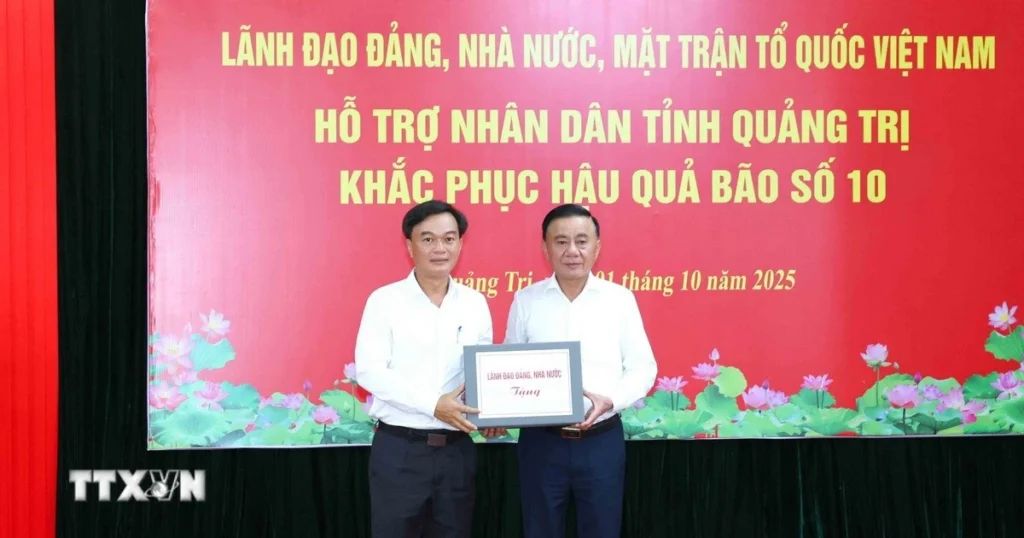 Thường trực Ban Bí thư trao kinh phí hỗ trợ Quảng Trị khắc phục hậu quả bão 1 thuong truc ban bi thu quang tri