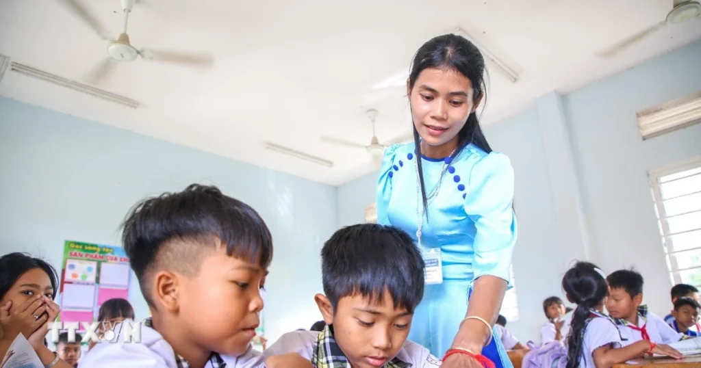 2111 co giao day tieng khmer 1
