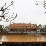 doan khach quoc te dau tien tham quan dai noi hue mo cua tro lai sau lu 8384895 5