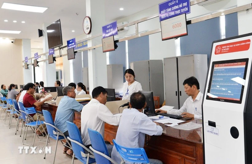 Quảng Ngãi, Gia Lai, Đắk Lắk tháo gỡ khó khăn về chất lượng cán bộ, công chức 1 quang ngai hanh chinh cong tiep dan tinh gon bo may