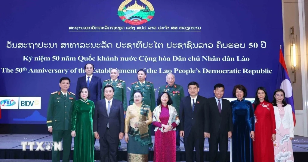 Lãnh đạo Đảng, Nhà nước dự chiêu đãi Kỷ niệm lần thứ 50 Quốc khánh Lào 1 quoc khanh lao 2
