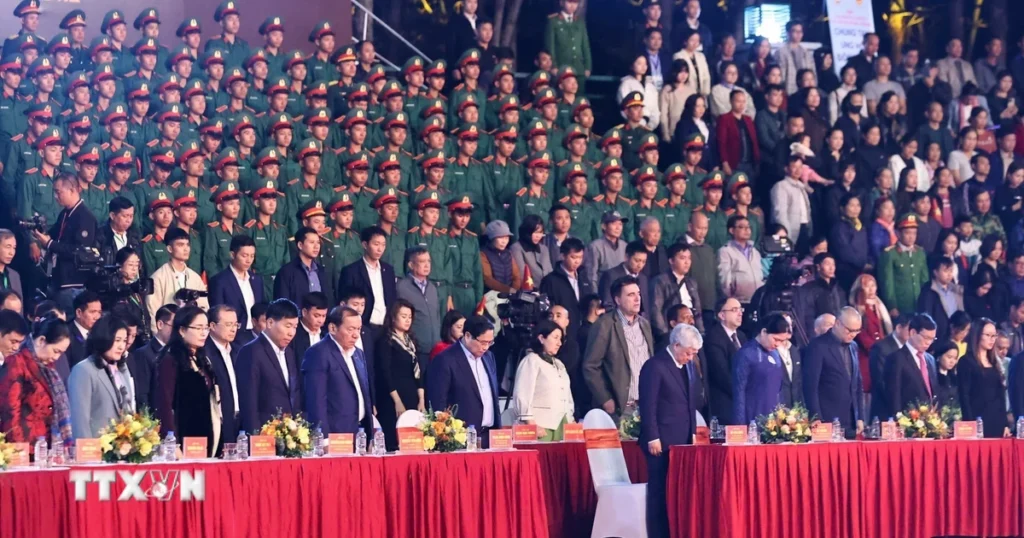 Thủ tướng dự Tuần “Đại đoàn kết các dân tộc-Di sản văn hóa Việt Nam” năm 2025 1 thu tuong du tuan dai doan ket cac dan toc 4