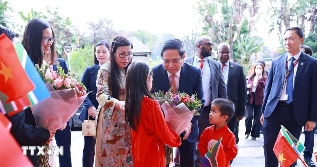 thu tuong gap can bo dai su quan va cong dong nguoi viet nam tai nam phi