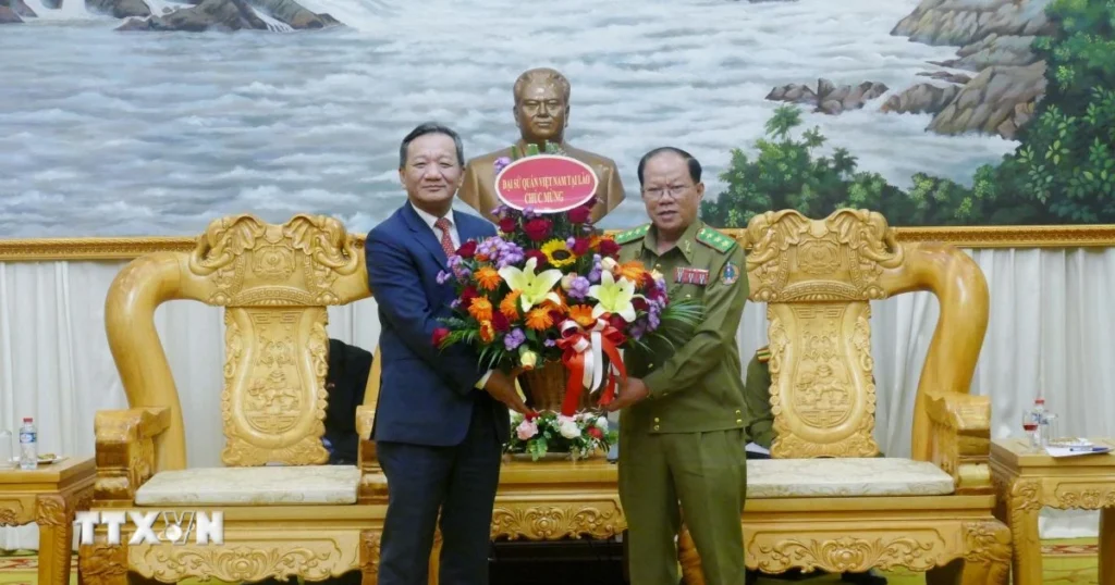 Việt Nam-Lào luôn đồng hành trong quá trình xây dựng và phát triển đất nước 1 viet nam lao luon dong hanh trong qua trinh xay dung va phat trien 2701