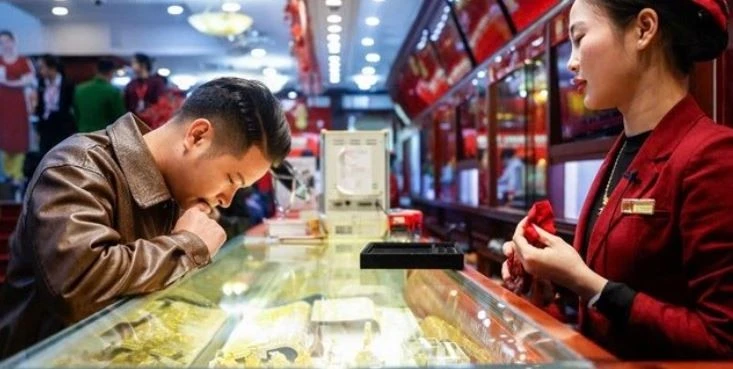 Giá vàng SJC đi ngang, giao dịch quanh ngưỡng 156,4 triệu đồng mỗi lượng 1 1 4