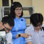 2012 co nguyen thi dieu hanh chuyen sinh 1
