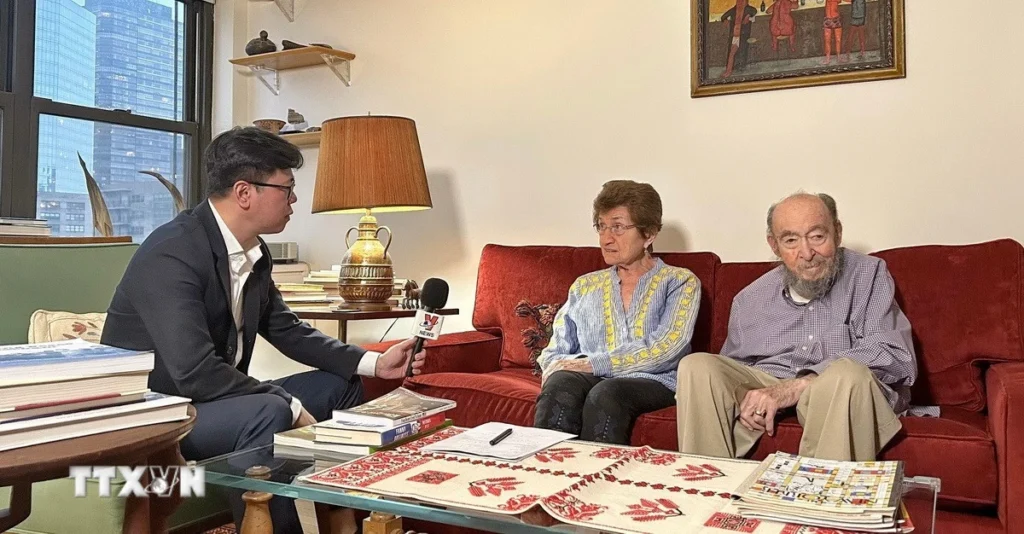 Bộ trưởng Bộ Ngoại giao gửi thư chia buồn bà Cora và ông Peter Weiss qua đời 1 2512 cora peter weiss