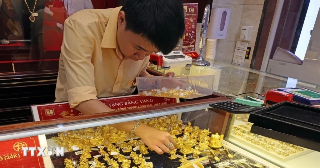 Giá vàng ngày 24/12: Bảng giá tại các công ty vàng bạc đá quý 1 gia vang 9