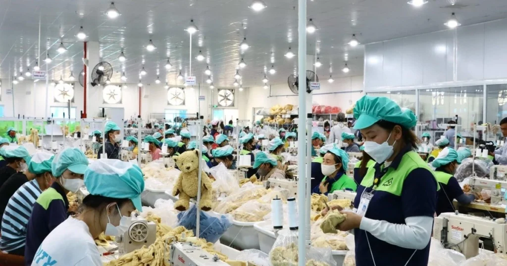 Những chính sách mới nổi bật có hiệu lực từ tháng 1 năm 2026 1 nguoi lao dong 4632