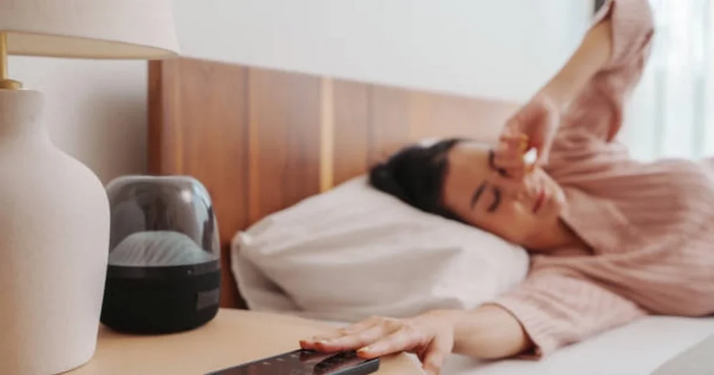 10 thói quen xấu vào buổi sáng âm thầm “rút” năng lượng của bạn 1 snooze2