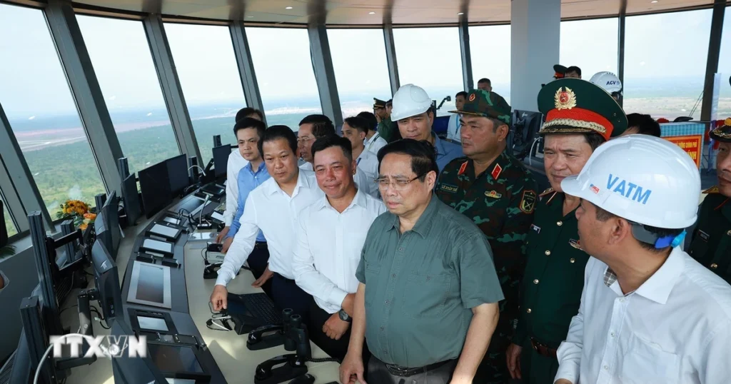 Thủ tướng: Đưa Cảng hàng không quốc tế Long Thành vào khai thác đúng hẹn 1 thu tuong kiem tra tien do thi cong cac hang muc du an cang hanh khong quoc te long thanh 10