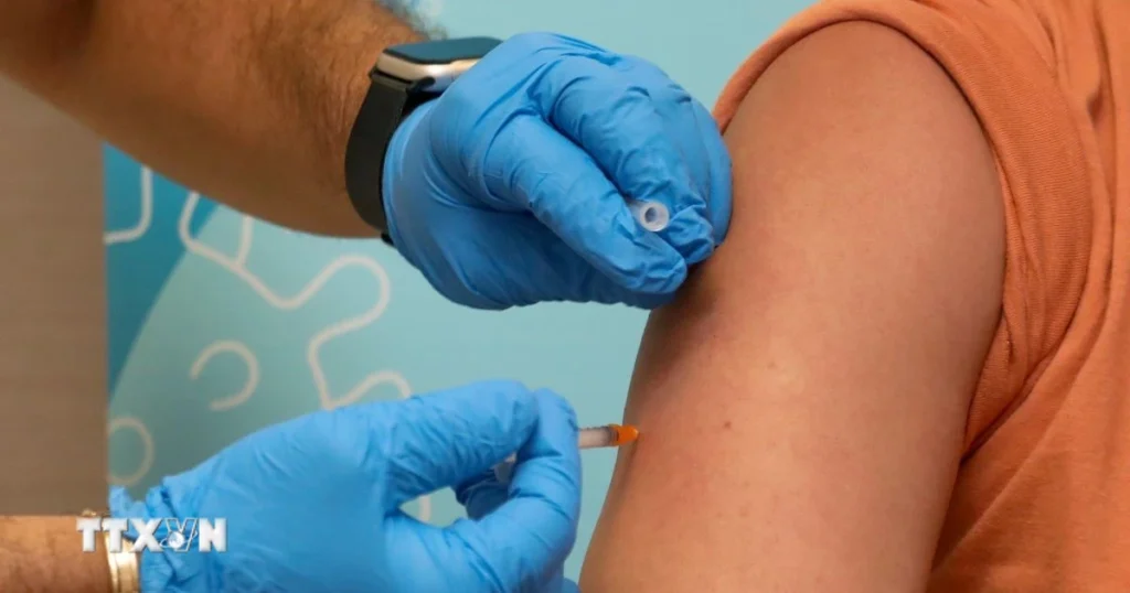 Vaccine ngừa zona có thể làm chậm tiến triển của chứng mất trí nhớ 1 tiem vaccine
