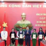 tong bi thu gap mat hoc sinh sinh vien thanh nien dan toc thieu so xuat sac tieu bieu 2