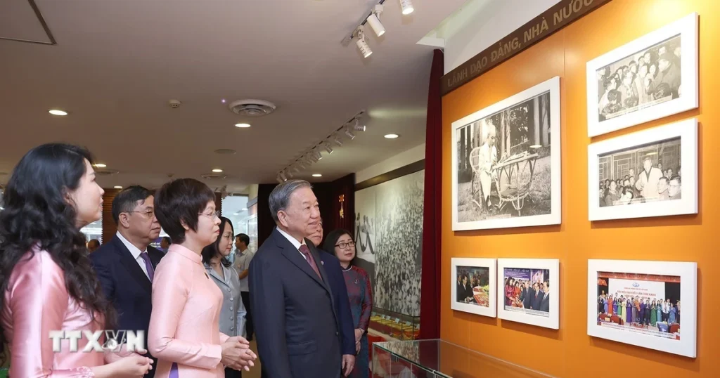 Báo chí Việt Nam - một thế kỷ phát triển và đồng hành cùng dân tộc 1 tong bi thu to lam du le ky niem 80 nam ngay truyen thong thong tan xa viet nam 8273980