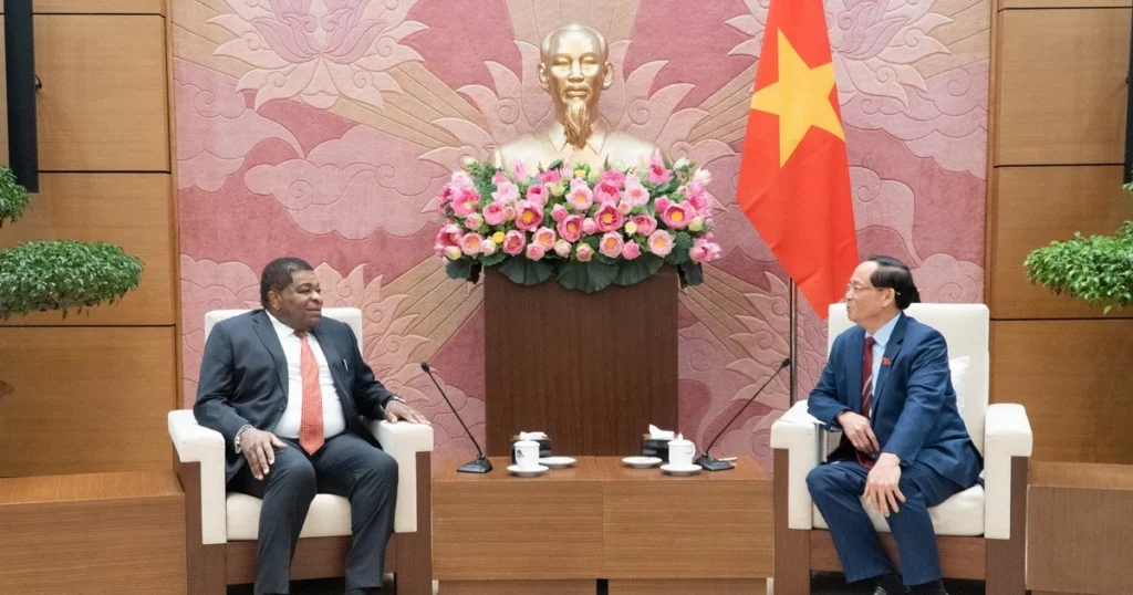 Phó Chủ tịch Quốc hội Trần Quang Phương tiếp Tổng Thư ký IPU 1 tran quang phuong ipu