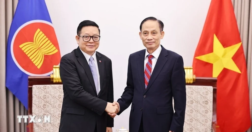 ASEAN luôn có vị trí chiến lược quan trọng trong chính sách đối ngoại của Việt Nam 1 bi thu trung uong dang bo truong bo ngoai giao tiep tong thu ky asean 8530251