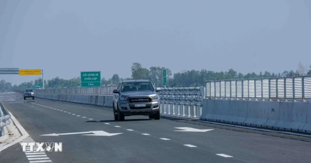 Rà soát, nâng cấp các tuyến đường bộ cao tốc đã đầu tư theo quy mô phân kỳ 1 cao toc can tho ca mau thong xe toan tuyen 8538750