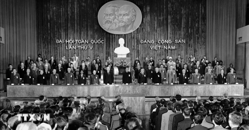 Đại hội lần thứ V của Đảng: Xây dựng chủ nghĩa xã hội và bảo vệ Tổ quốc XHCN 1 dai hoi lan thu v cua dang