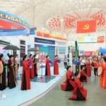 nguoi dan tiep tuc do ve tham quan trien lam 80 nam hanh trinh doc lap tu do hanh phuc5
