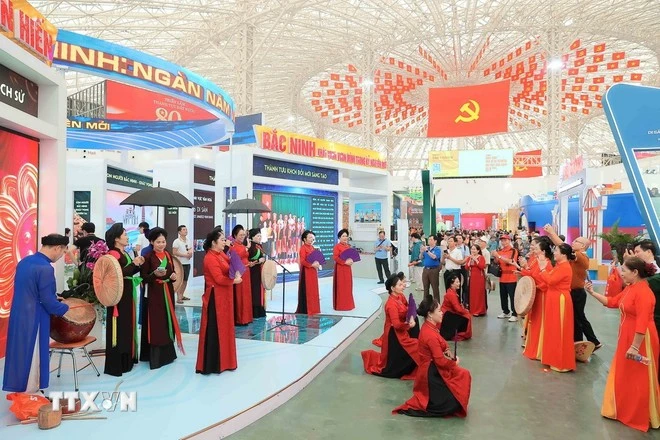 Tiến tới Đại hội XIV: Bắc Ninh củng cố niềm tin, tạo nền tảng cho giai đoạn mới 1 nguoi dan tiep tuc do ve tham quan trien lam 80 nam hanh trinh doc lap tu do hanh phuc5