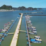 tau du lich ha long 2