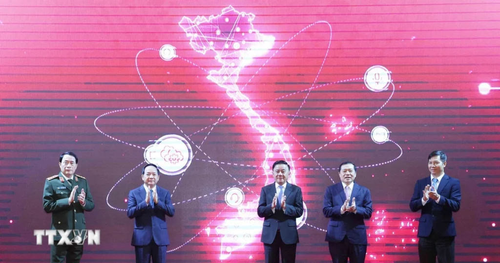 Thường trực Ban Bí thư dự Lễ ra mắt Ứng dụng di động Tuyên giáo và Dân vận 1 thuong truc ban bi thu du le ra mat ung dung cua nganh tuyen giao va dan van tren dien thoai di dong 8533199 1