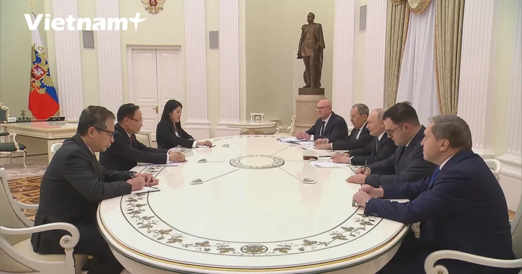 Đặc phái viên của Tổng Bí thư Tô Lâm hội kiến Tổng thống Putin tại Điện Kremlin 1 0719