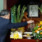 1602 tong bi thu dang huong tuong niem chu tich ho chi minh nha 67 1