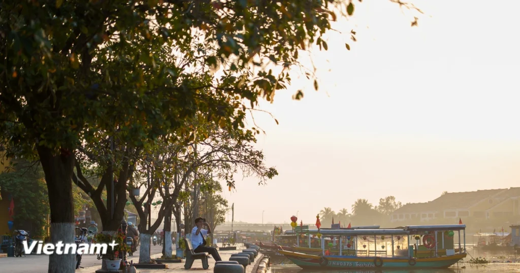 Hội An một thoáng bình yên, khi phố cổ “trút bỏ” lớp áo du lịch 1 2026 02 06 binhminh phoco hoian 59