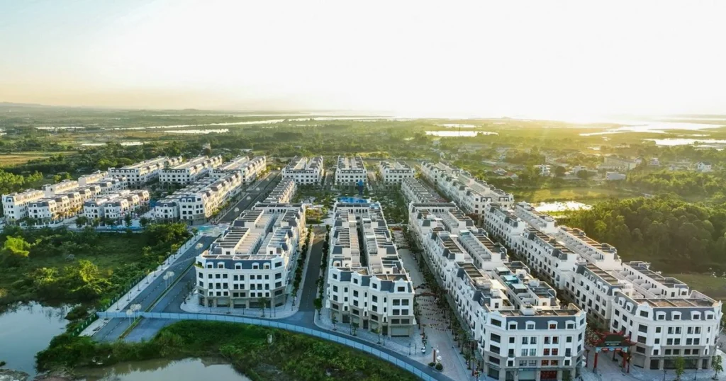 “Bắt sóng” du lịch thăng hoa, nhà đầu tư tìm về đô thị trung tâm Móng Cái 1 anh 2 2 resize