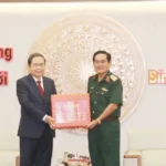 chu tich quoc hoi chuc tet luc luong vu trang quan khu 9 8