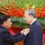 le trao huy hieu 45 nam tuoi dang tang tong bi thu to lam 03 1
