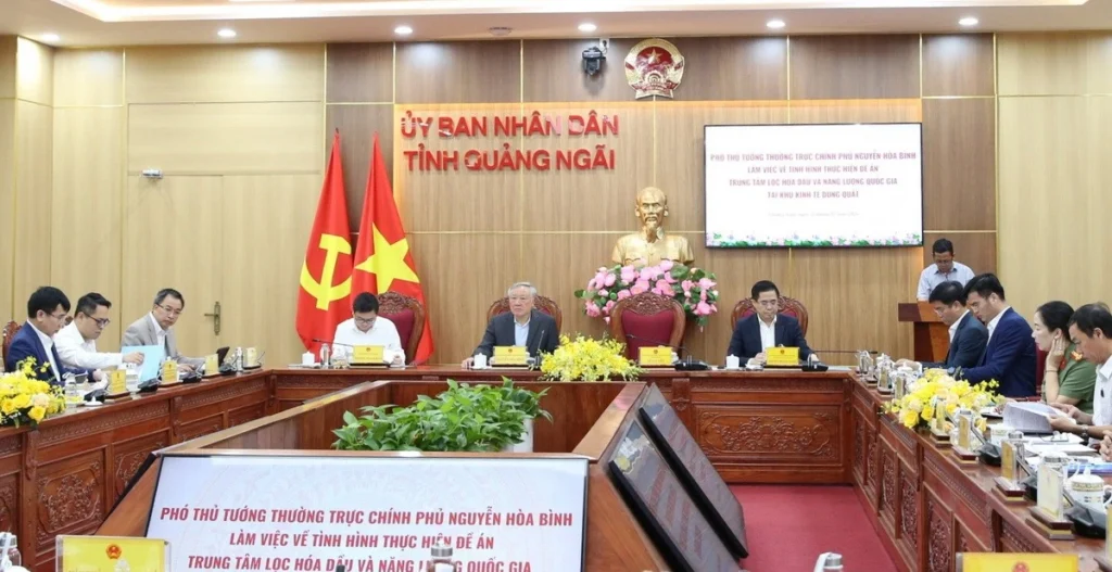 nguyen hoa binh dung quat