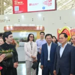 pho thu tuong bui thanh son hoi cho mua xuan 1
